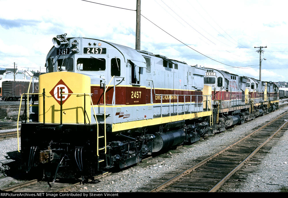 Ex Erie Lackawanna C425's EL #2457, #2462, #2451, & #2459